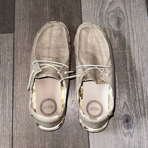 Camo size 7, brown hey dude shoes.